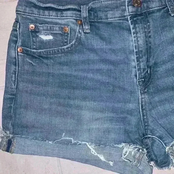 GAP denim folded distressed jean short size 10/30 - Picture 3 of 7